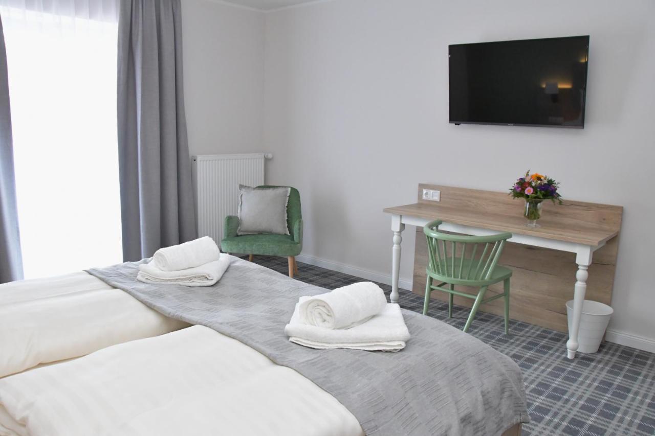 Landhaus Hamester - Hotel & Restaurant Basthorst  Екстериор снимка