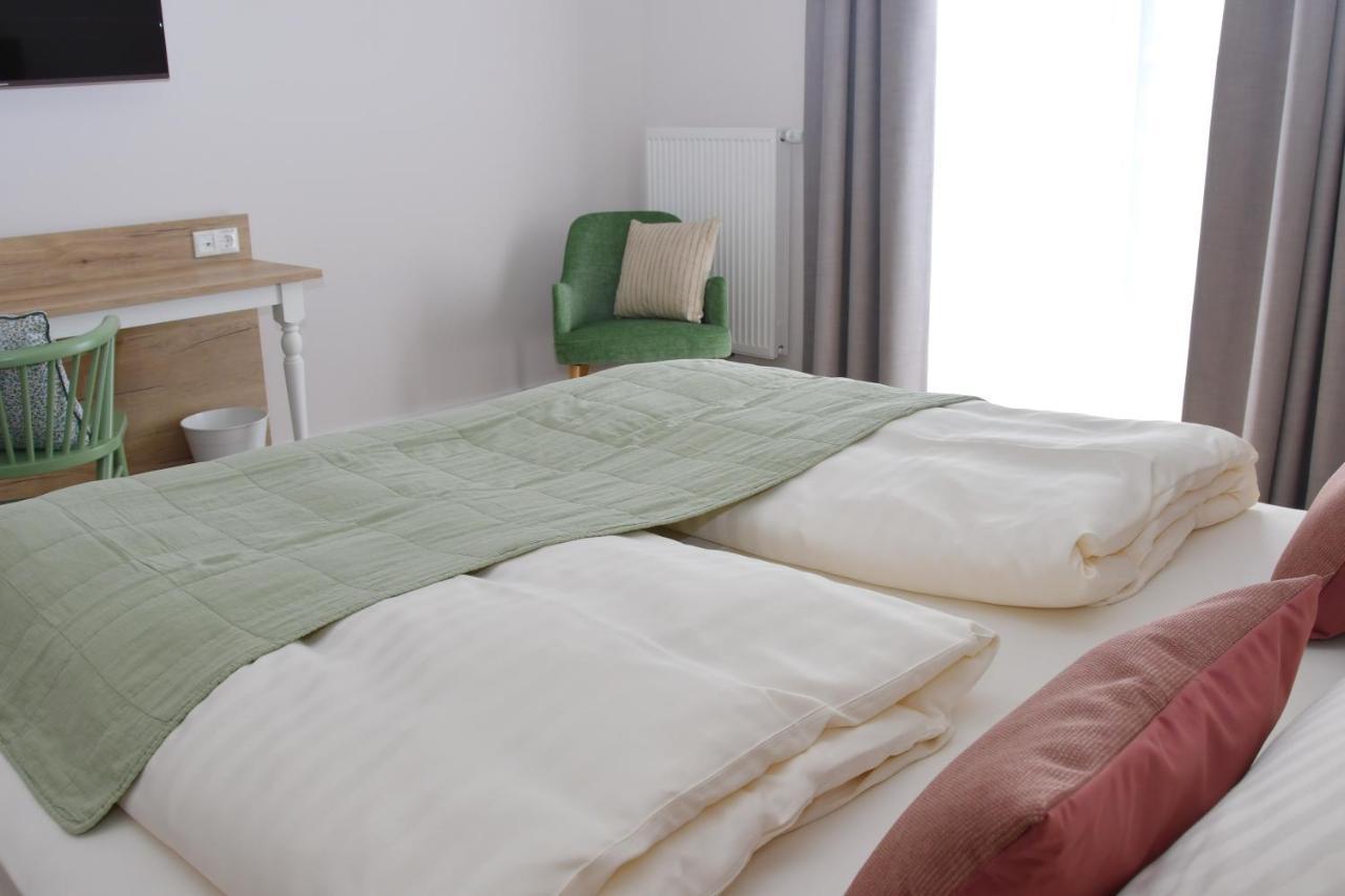 Landhaus Hamester - Hotel & Restaurant Basthorst  Екстериор снимка
