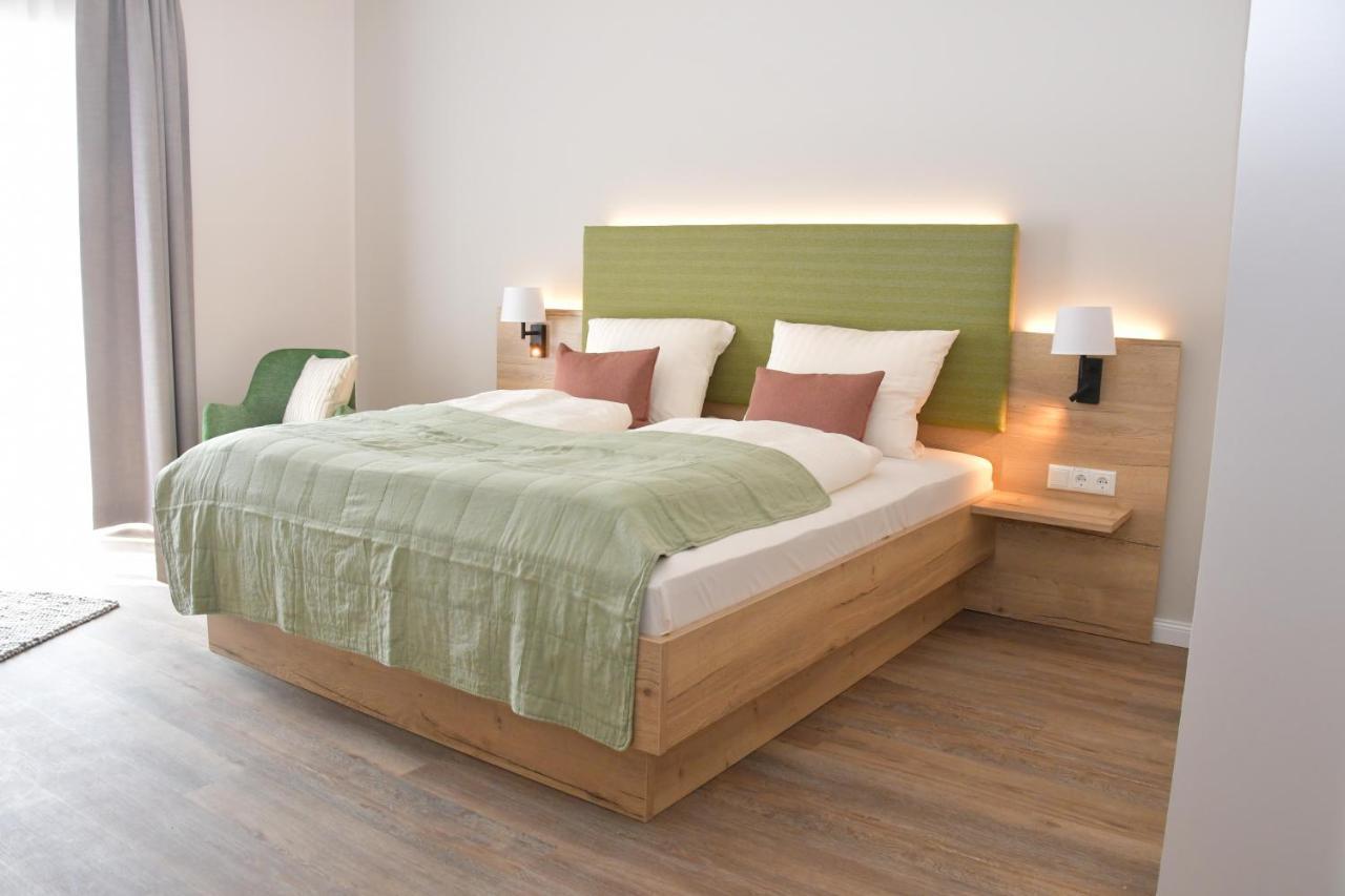 Landhaus Hamester - Hotel & Restaurant Basthorst  Екстериор снимка